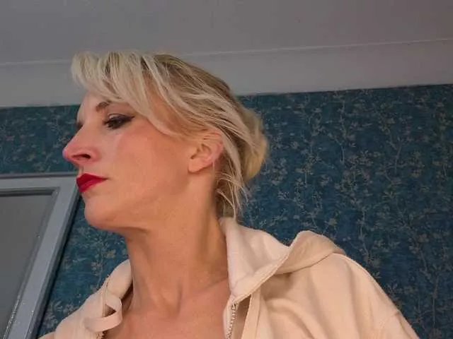 Offline Serenexx on BongaCams