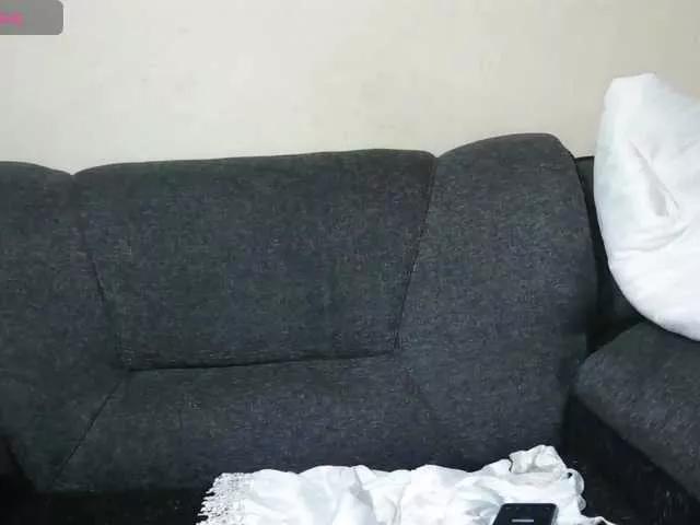 Offline sexy-dee on BongaCams