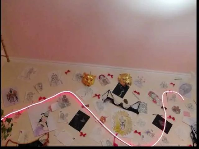 Sexy-Fox69 on BongaCams