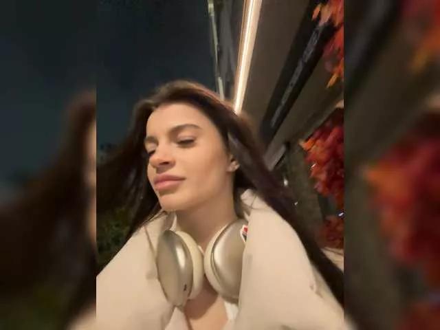 Freechat shottup on BongaCams