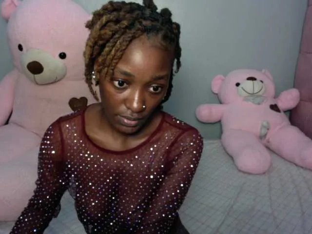 Slimdove on BongaCams