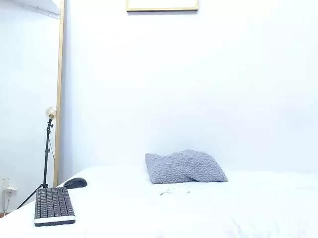 Freechat slutlittlegir on BongaCams