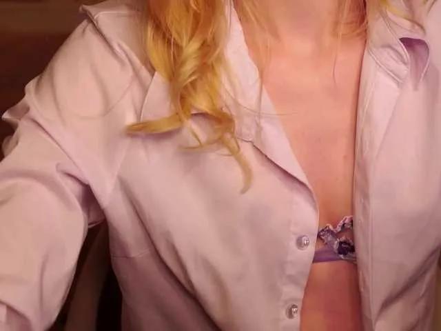 SnowwBarbie on BongaCams
