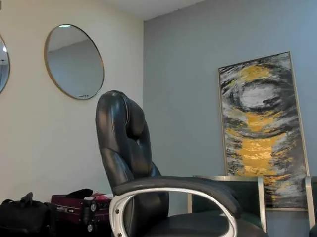 Offline SophieBarnett on BongaCams