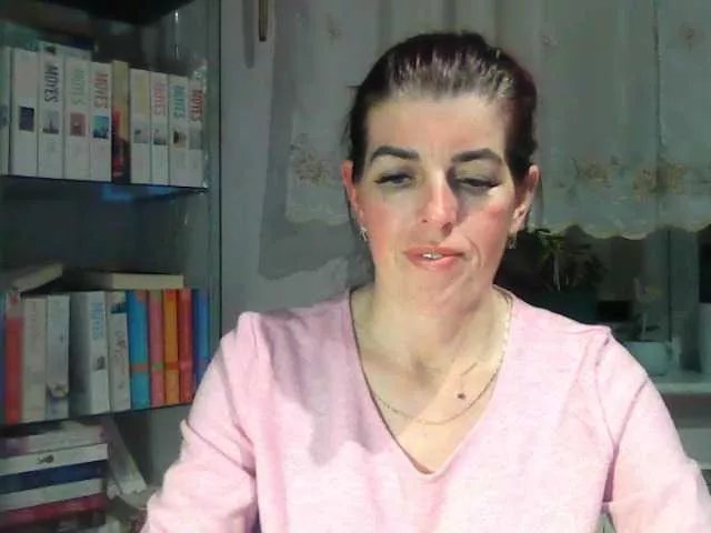 Offline SophieHeart on BongaCams