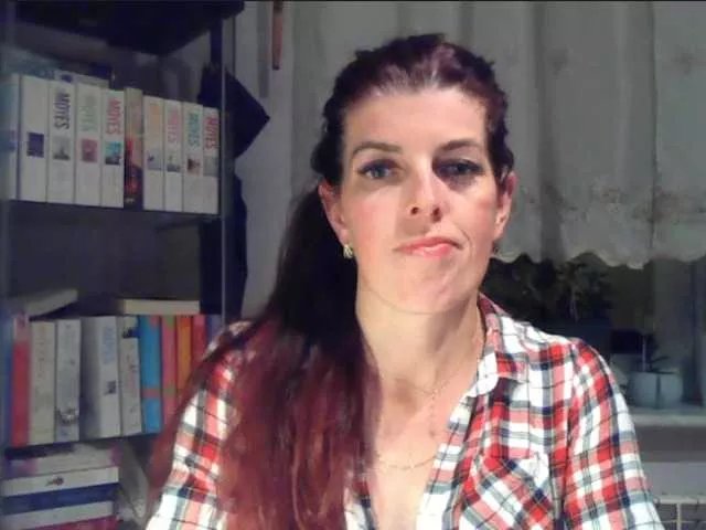 Offline SophieHeart on BongaCams