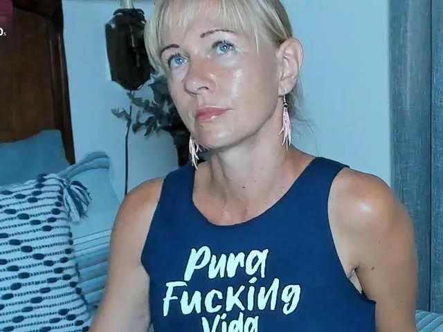 Freechat sweet-doll-20 on BongaCams