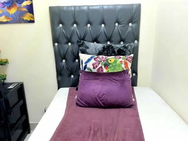 Freechat temptressqeen on BongaCams