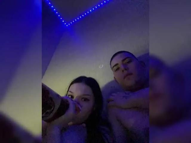 Offline TUYA2 on BongaCams