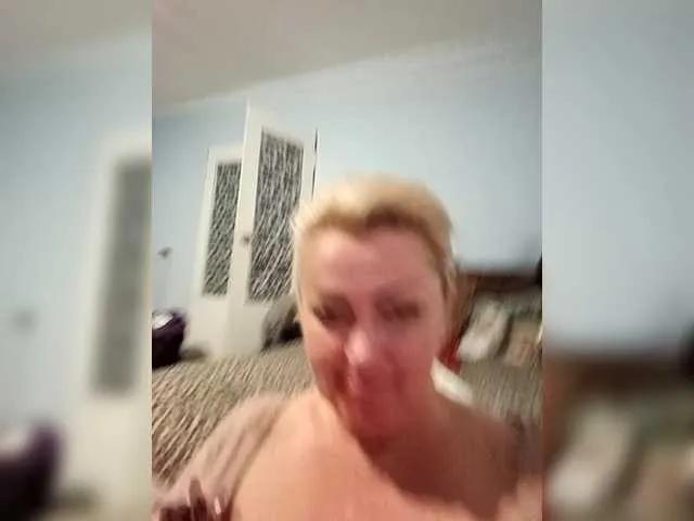 BongaCams vetaru is Freechat vetaru — A beautiful body, a sense of humor, tenderness .. and then how the suit will go