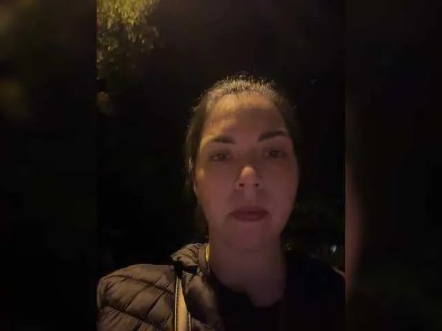 Offline Vika19981 on BongaCams