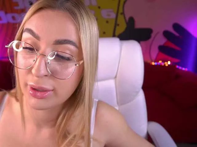 Offline ViolaMe on BongaCams