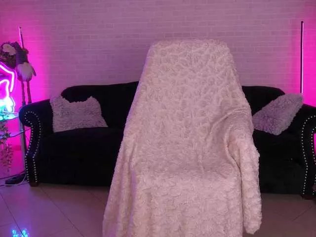 Offline ViolaMe on BongaCams