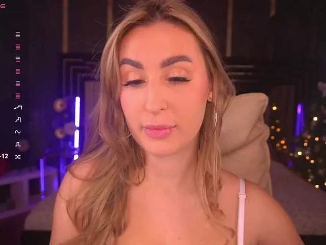 Offline ViolaMe on BongaCams