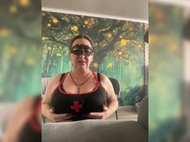 Offline Violetta1351 on BongaCams