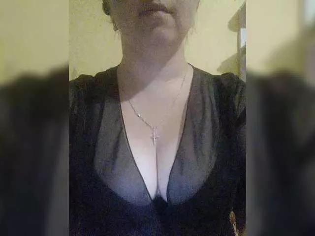 Offline Vitalina272127 on BongaCams