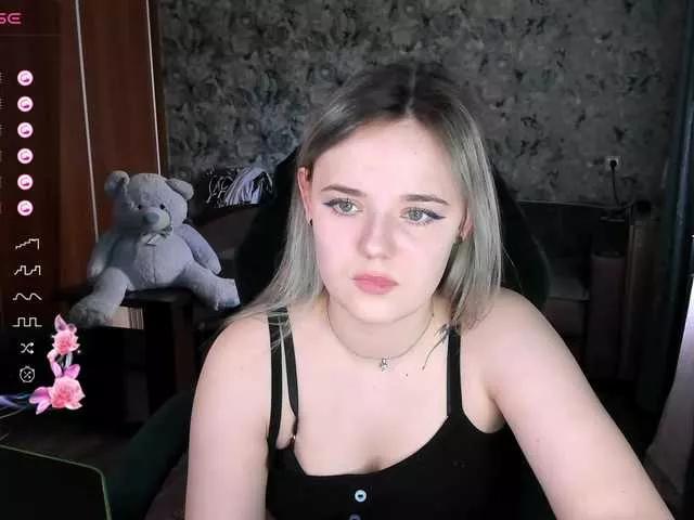 Freechat your-small-bunny on BongaCams