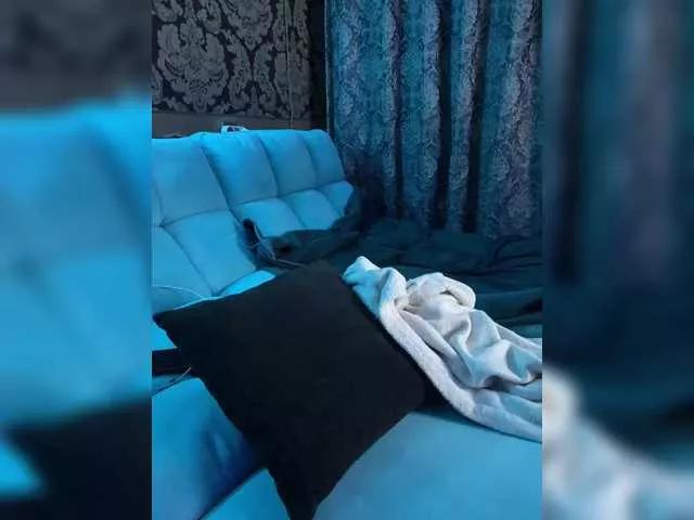 Offline YuGoVi on BongaCams