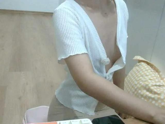 Offline Yuichan on BongaCams