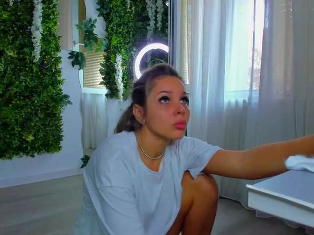 Freechat ZinaSquirts on BongaCams