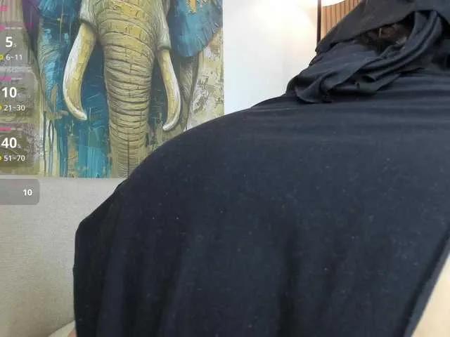 Freechat zully-arabb on BongaCams