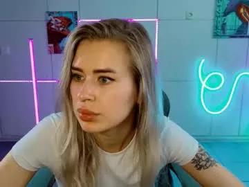 Freechat adelloyss on Chaturbate