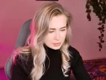 Freechat adelloyss on Chaturbate