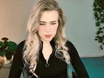 Freechat adelloyss on Chaturbate