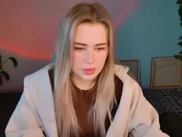 Freechat adelloyss on Chaturbate