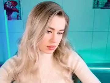 Freechat adelloyss on Chaturbate