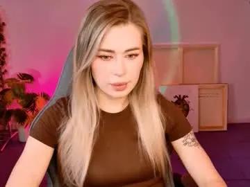 Freechat adelloyss on Chaturbate