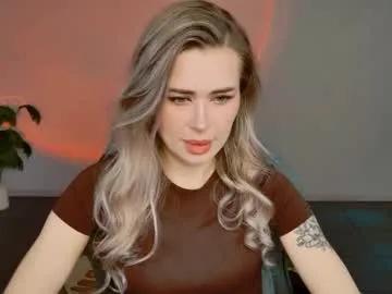 Freechat adelloyss on Chaturbate