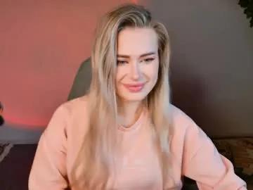 Freechat adelloyss on Chaturbate