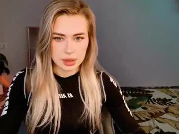 Freechat adelloyss on Chaturbate