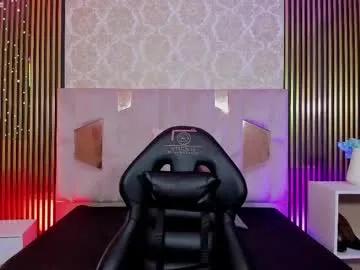 adisson_tay — GOAL:    finger  in pussy [40 tokens remaining] play with my patterns 55,111,222,333,500 for make me moan and wet #ebony #latina  #anal  #bigass #skinny