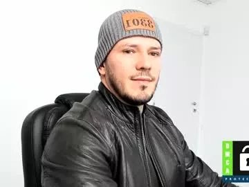 Freechat angeloeric on Chaturbate