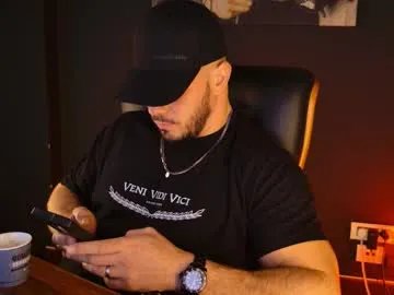 Freechat angeloeric on Chaturbate