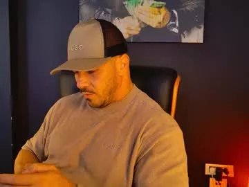 Freechat angeloeric on Chaturbate