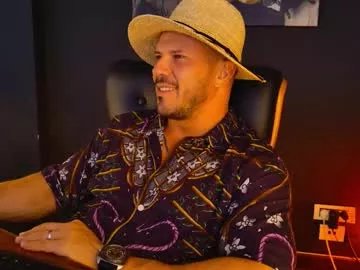 Freechat angeloeric on Chaturbate