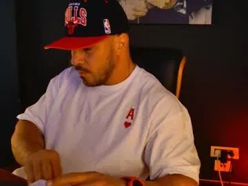 Freechat angeloeric on Chaturbate