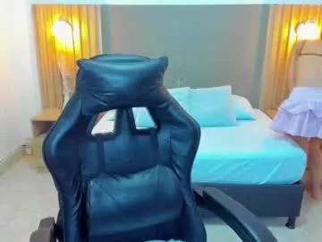 Freechat carlina_15 on Chaturbate