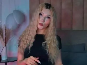 Freechat carolreeves on Chaturbate