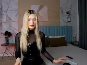 Freechat carolreeves on Chaturbate