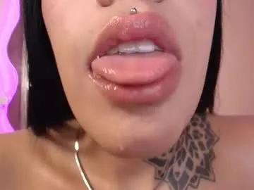 catte_jensen — GOAL: tits oil [142 tokens remaining] Welcome to my room! #deepthroat #saliva #footjob #joi #new