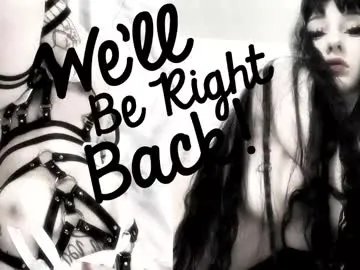 Freechat crystalsomnia on Chaturbate