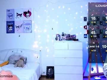 Freechat crystalsomnia on Chaturbate