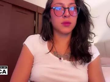 Freechat cutiepiemiu on Chaturbate
