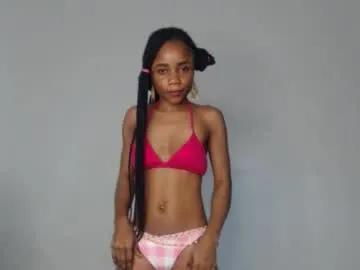 Freechat ellababy8 on Chaturbate