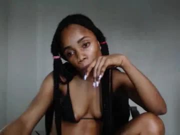Freechat ellababy8 on Chaturbate