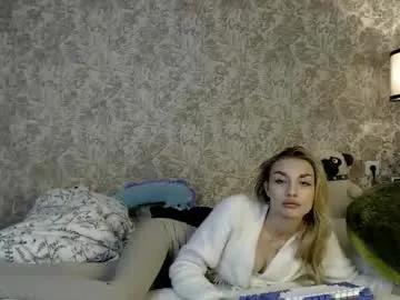 Freechat ellamilla on Chaturbate